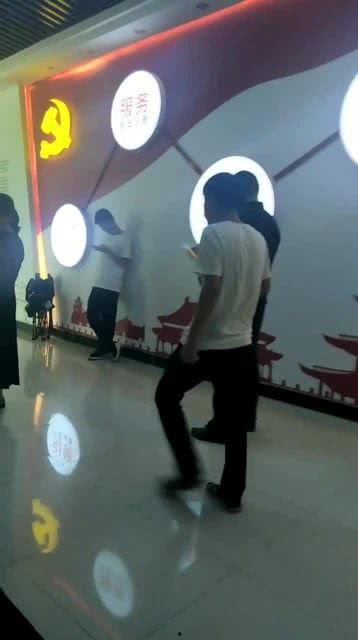 小马吃哈密瓜,一段甜蜜的夏日邂逅