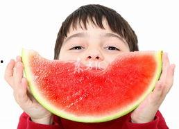 夏日吃瓜氛围图,瓜香四溢——探寻吃瓜氛围图背后的清凉时光