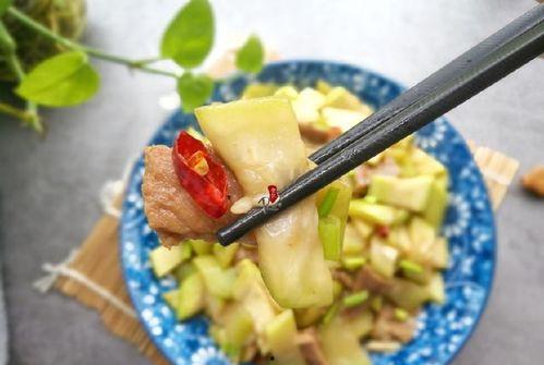 秋天吃茭瓜,茭瓜的鲜美滋味，尽享丰收季节