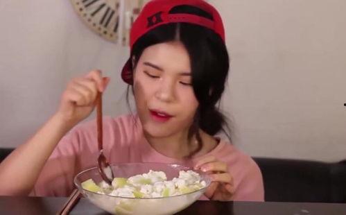 吃哈密瓜女孩,哈密瓜女孩的甜蜜生活之旅